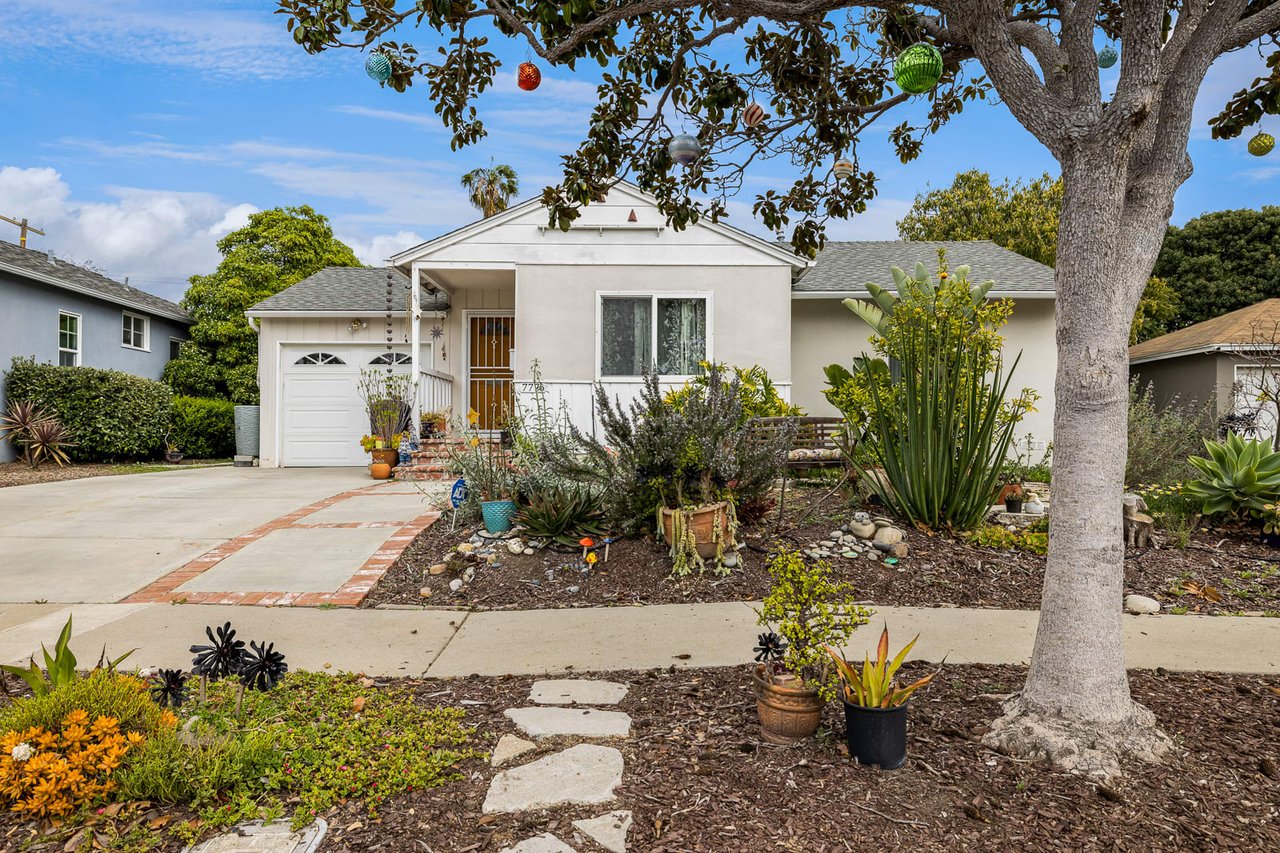 7776 Isis Ave