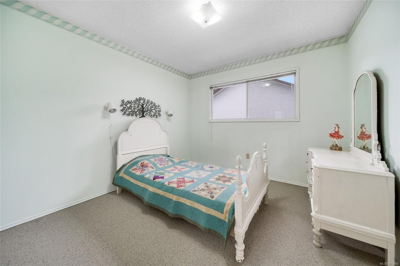 4086 Tracey St