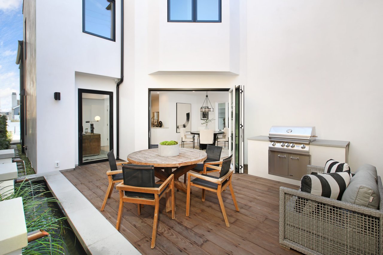 309 Poinsettia Avenue