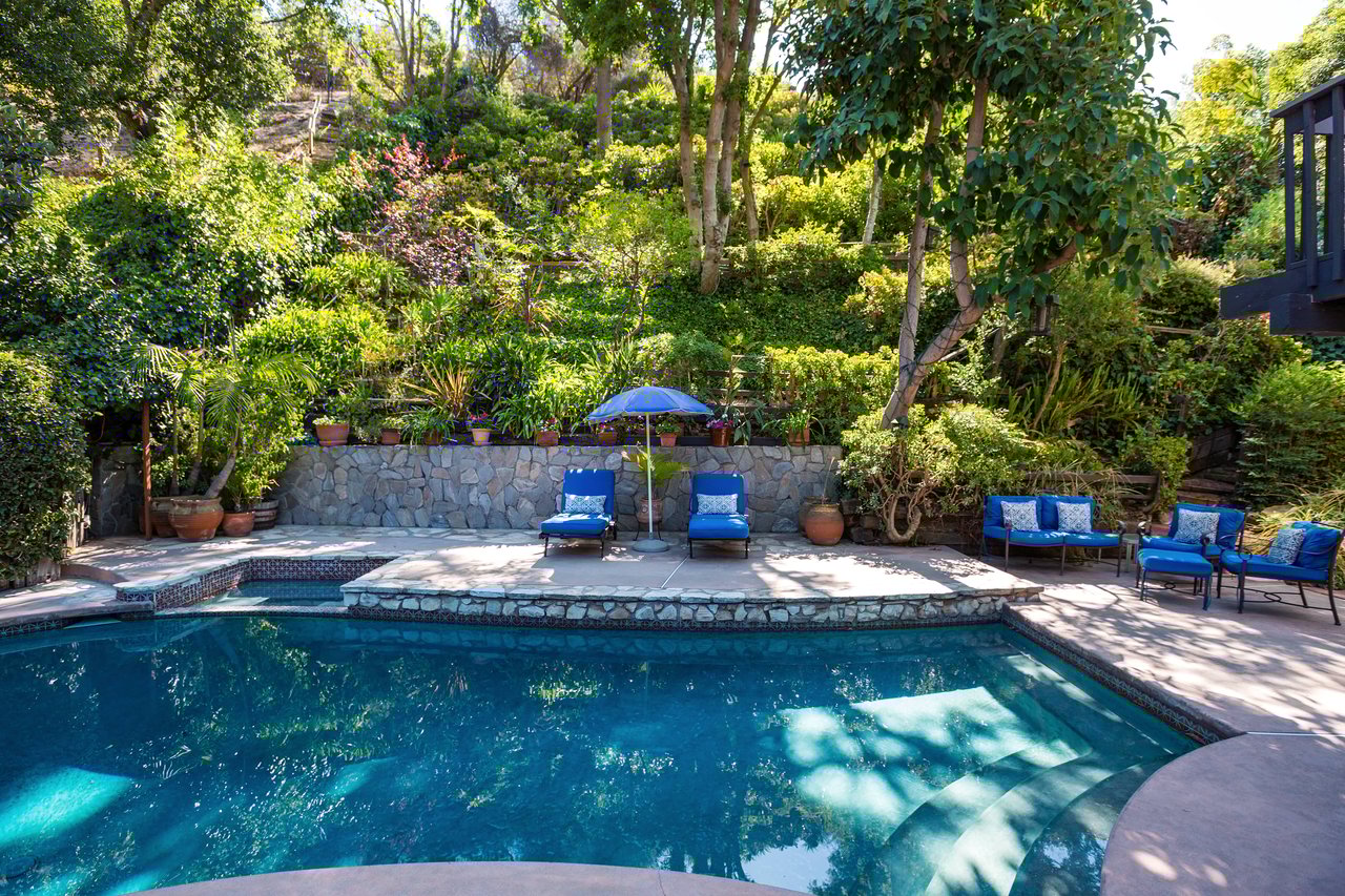 Considerable Country Retreat in the Canyon