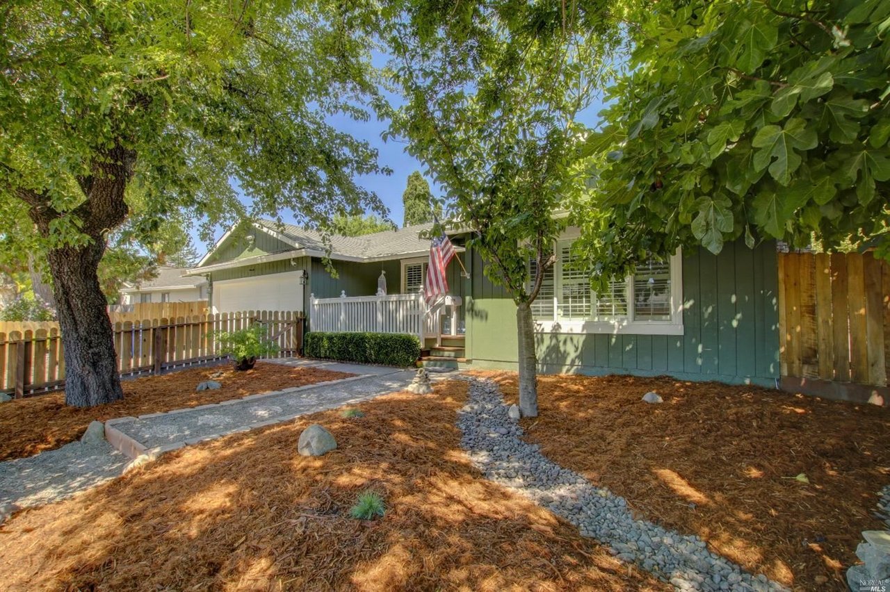 1617 Caulfield Ln