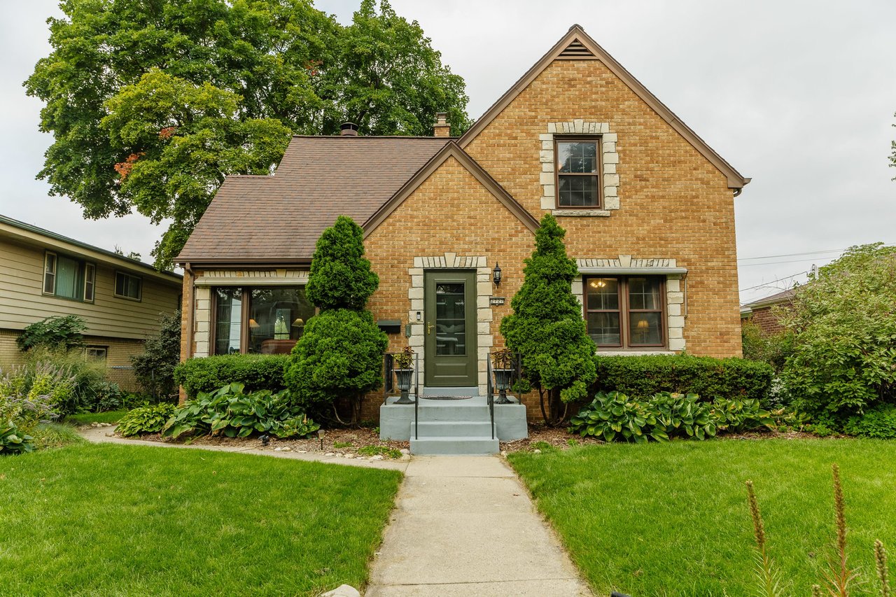 Updated 3+ Bed / 2 Bath Cooper Park Home