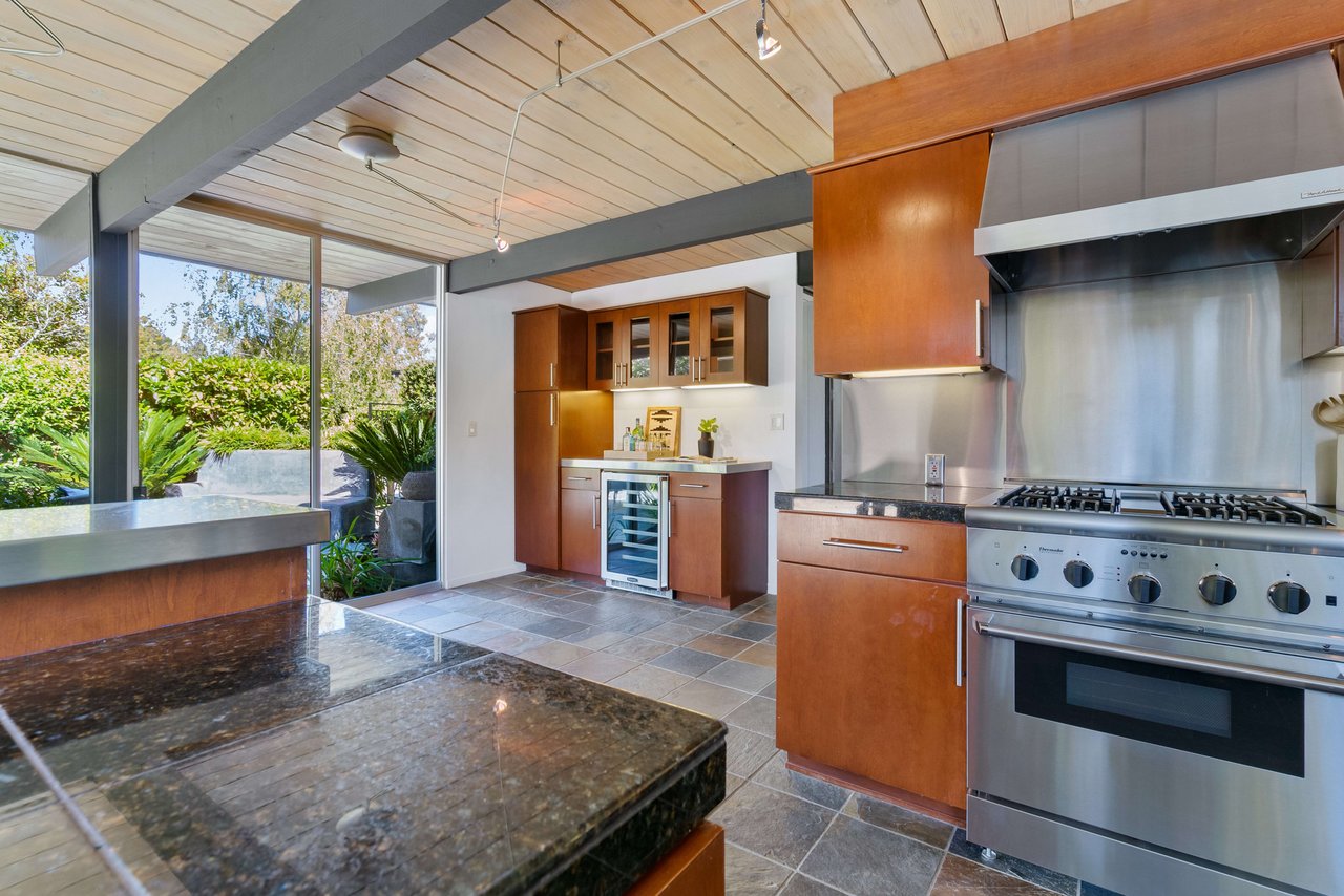 958 Eichler Drive