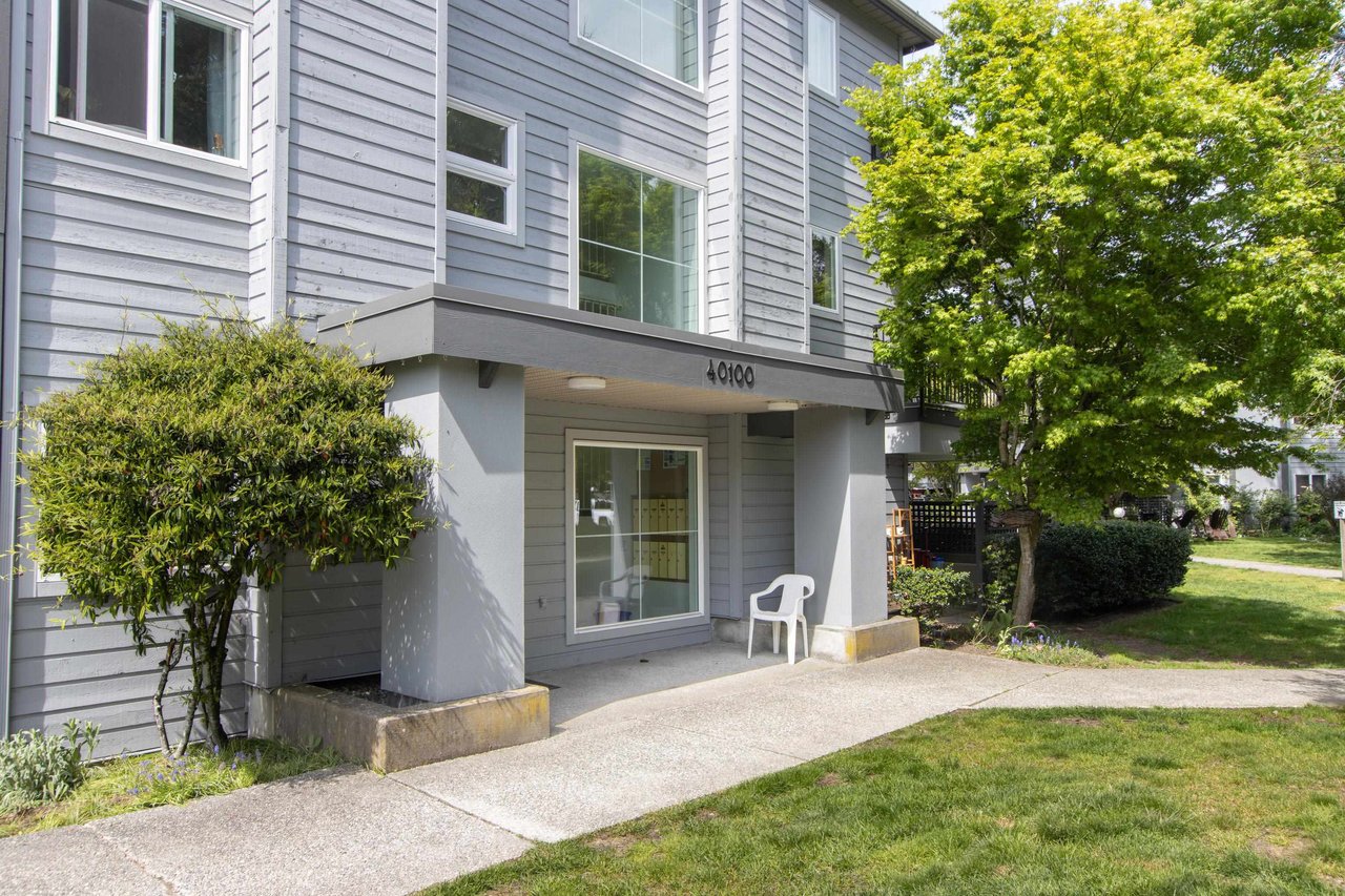 108-40100 Willow Cres