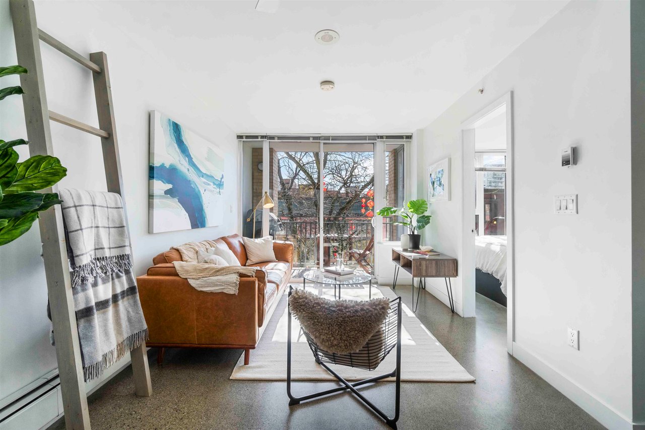 303-231 E Pender Street, Vancouver