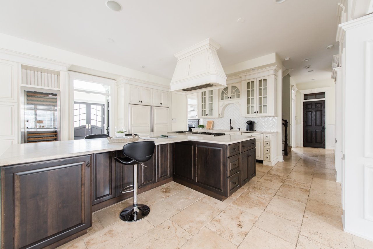 This Sophisticated Home Features A Commanding Presence 