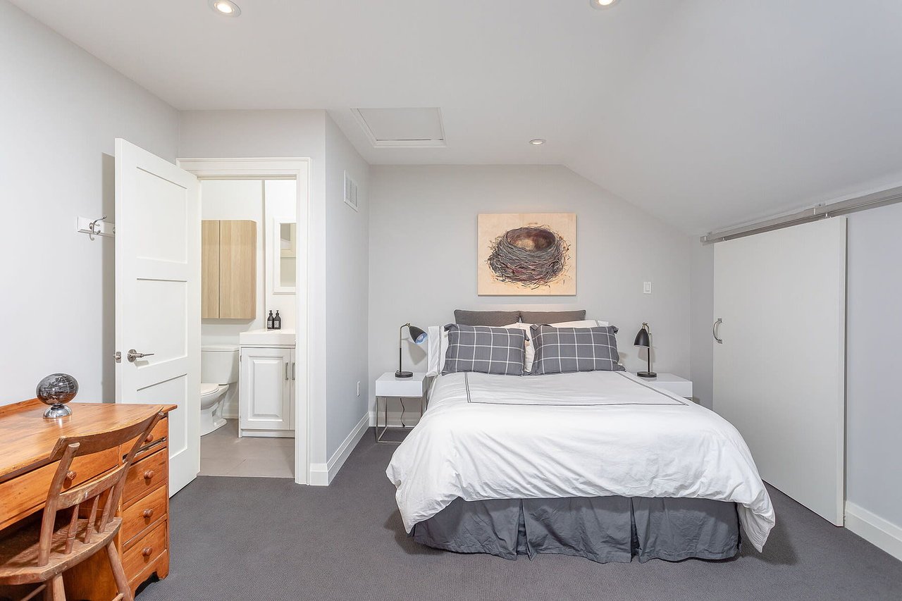 Davisville Village Stylish Reno