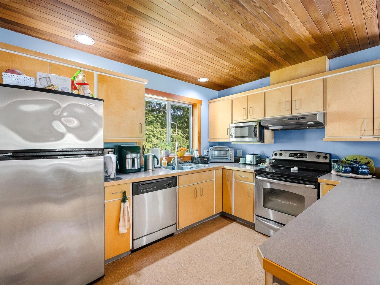 1349 Elmwood Dr