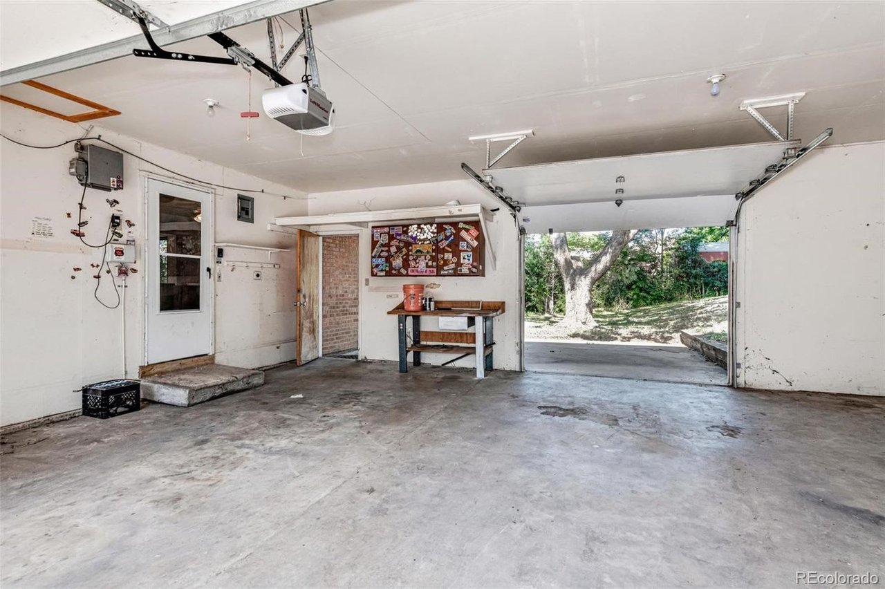 2745 S Zurich Ct