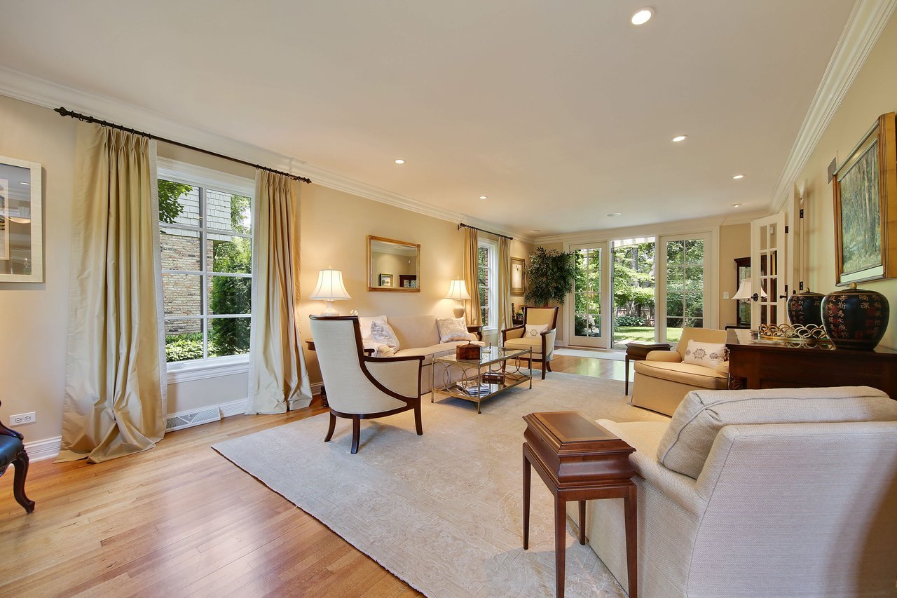 Gorgeous Home on Quiet Cul-De-Sac