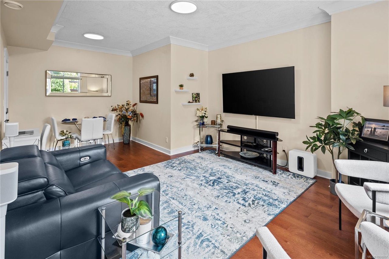 630 Granrose Terr, Colwood