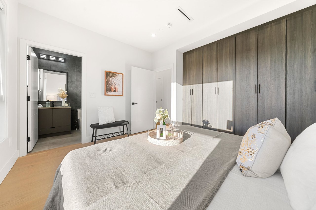 1-3559 Haida Dr