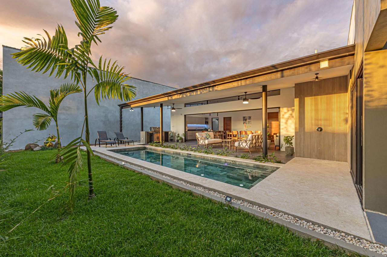 Stylish 3 bed, 3 bath Brand New  Villa in Uvita. 