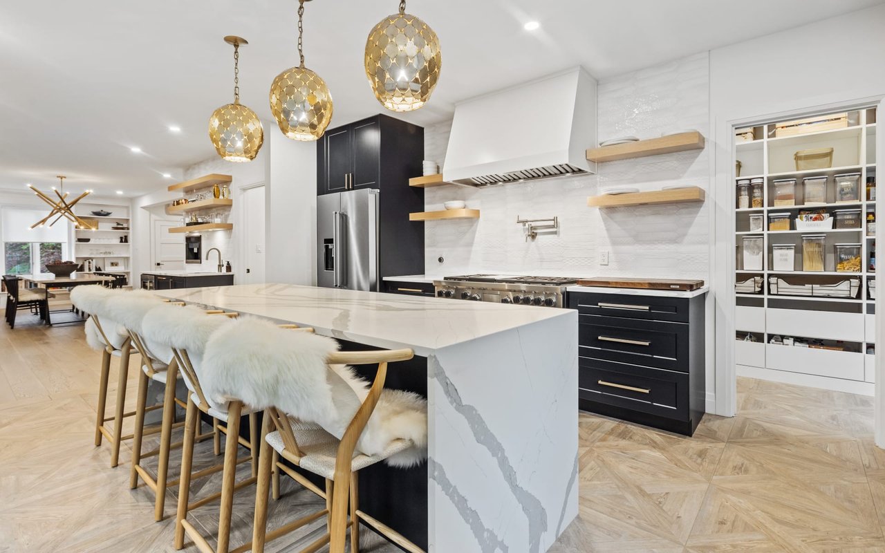 Greenwich 2023 Real Estate Market Report by School Districts 