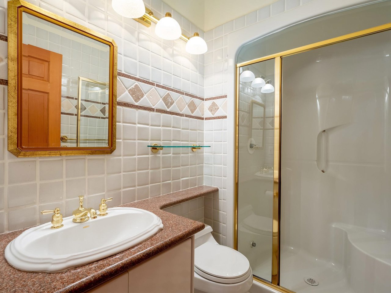 9-3554 Falcon Cres