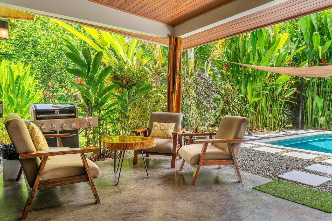 Uvita Garden Villa and Casita, 4 Bedrooms Total, Walking Distance To All
