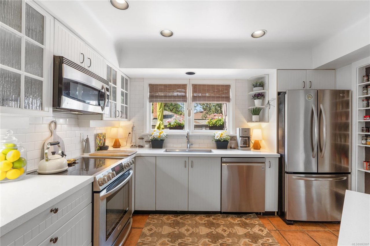 1080 San Marino Cres, Saanich