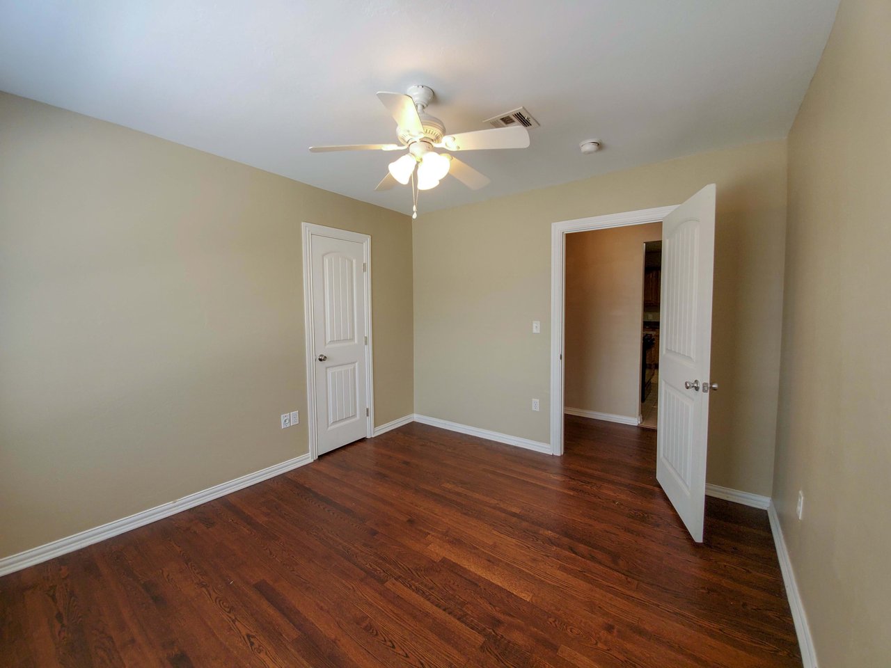 1620 N Market 