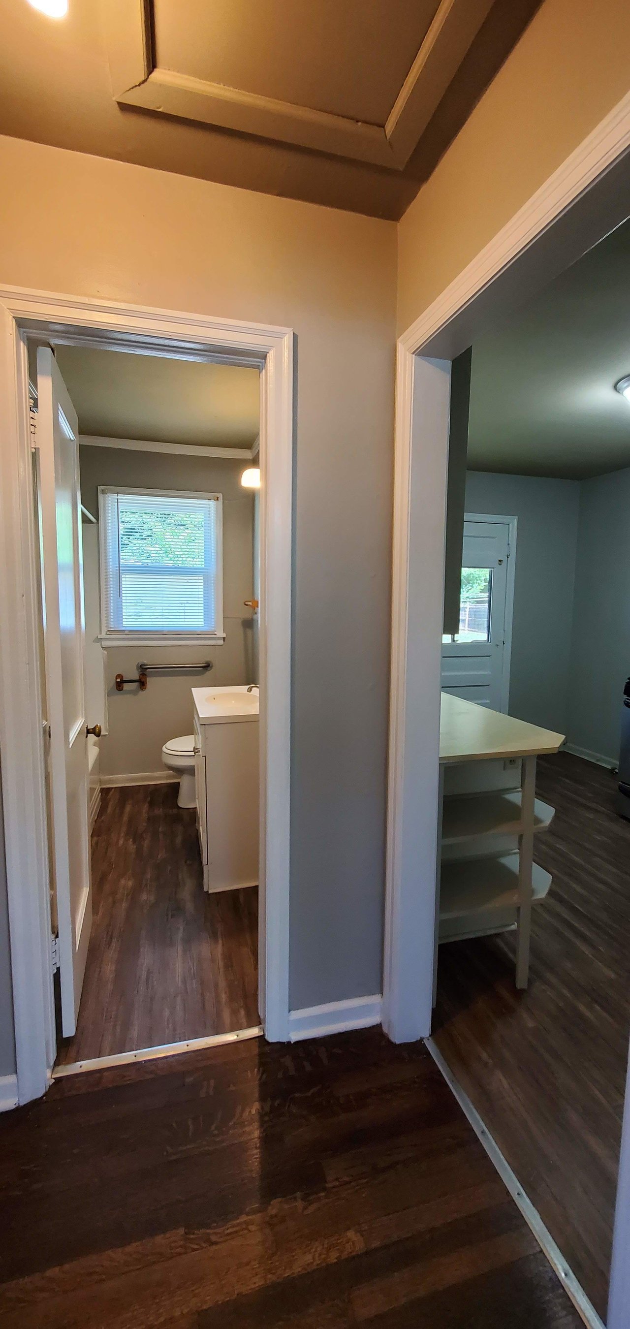 1030 W Wood
