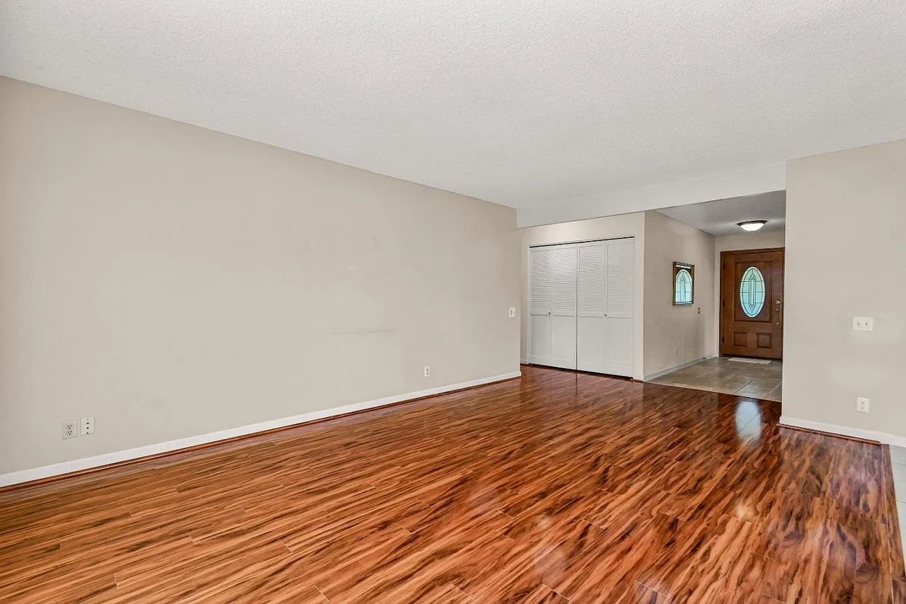 4618 Del Valle Pkwy
