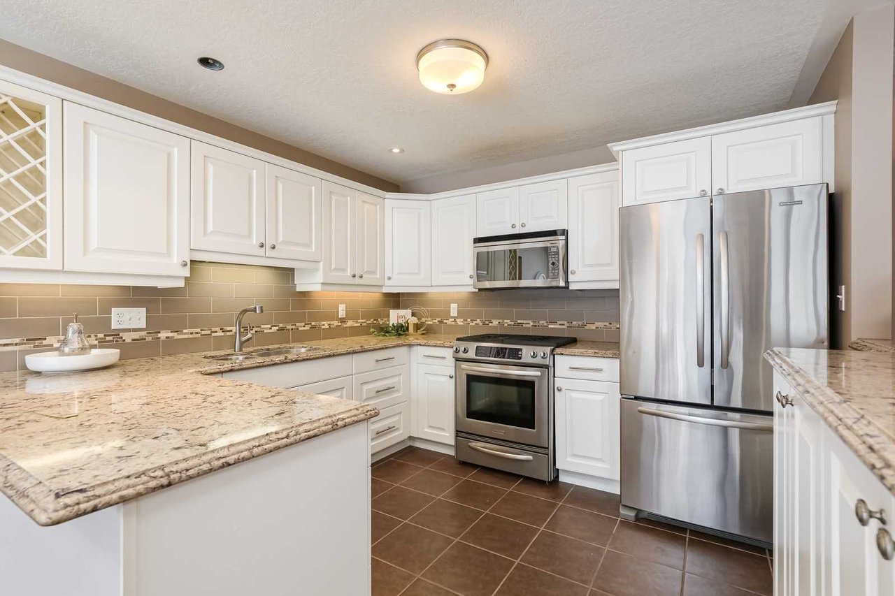6 Marina Cres