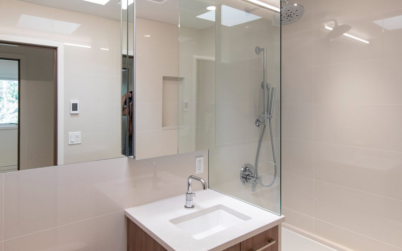 210 E Cooper Ave 3G