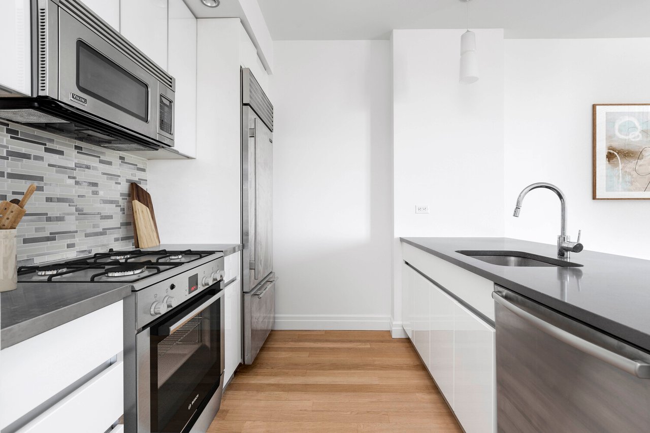 550 West 54th Street, Apt 28I