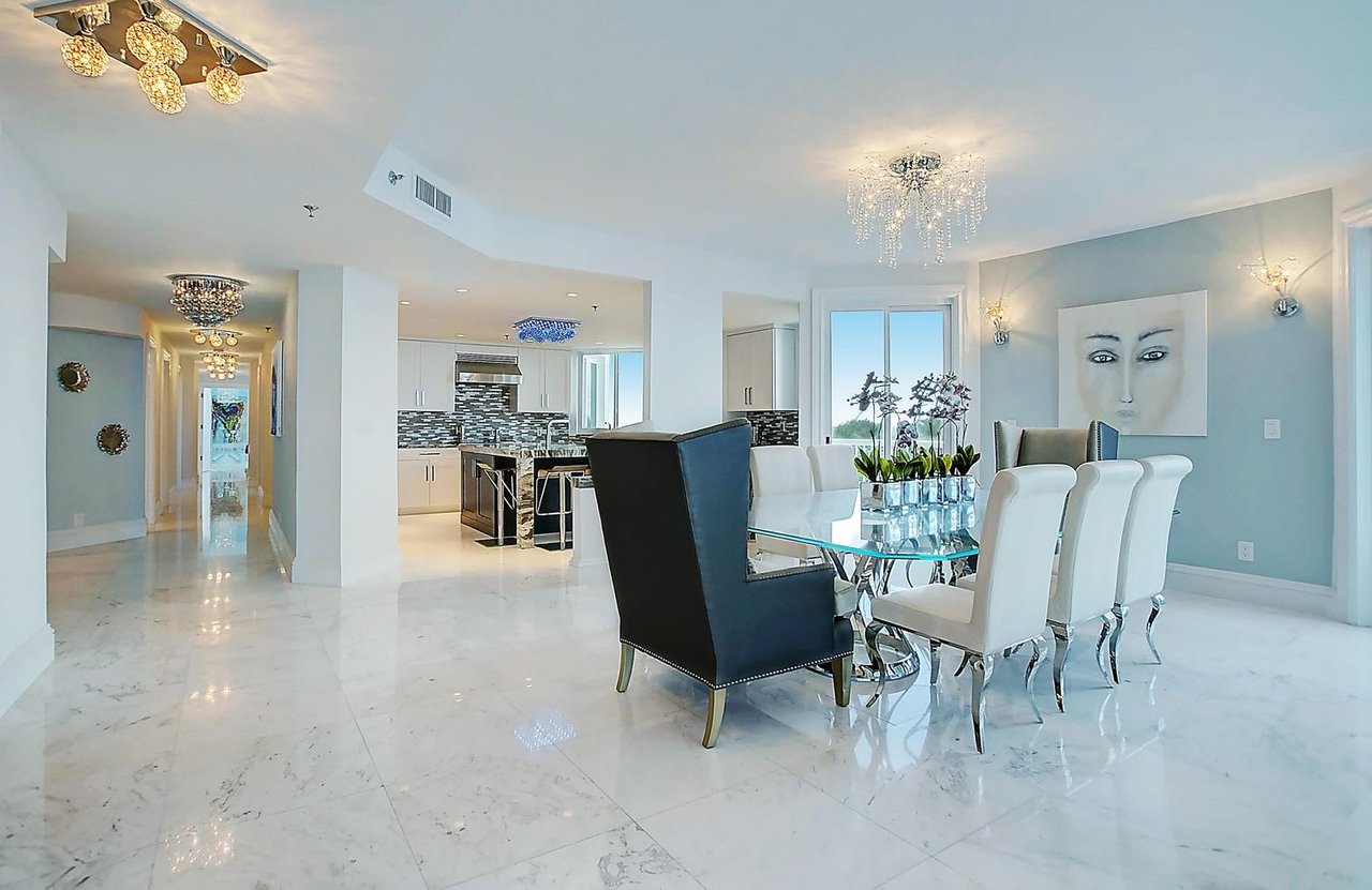 1073 Hillsboro Mile, #5N