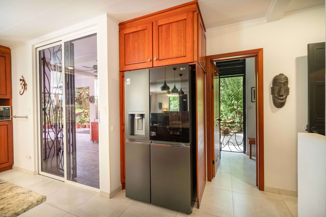 Secluded Dream Home in Costa Rica – Mountain Views, Pool & Sustainable Living