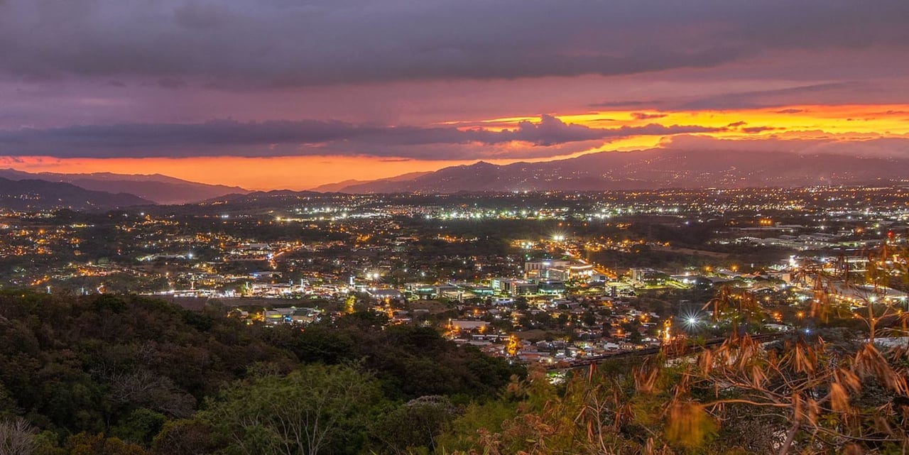 Tuscan Hilltop Luxury Estate, Santa Ana, San Jose