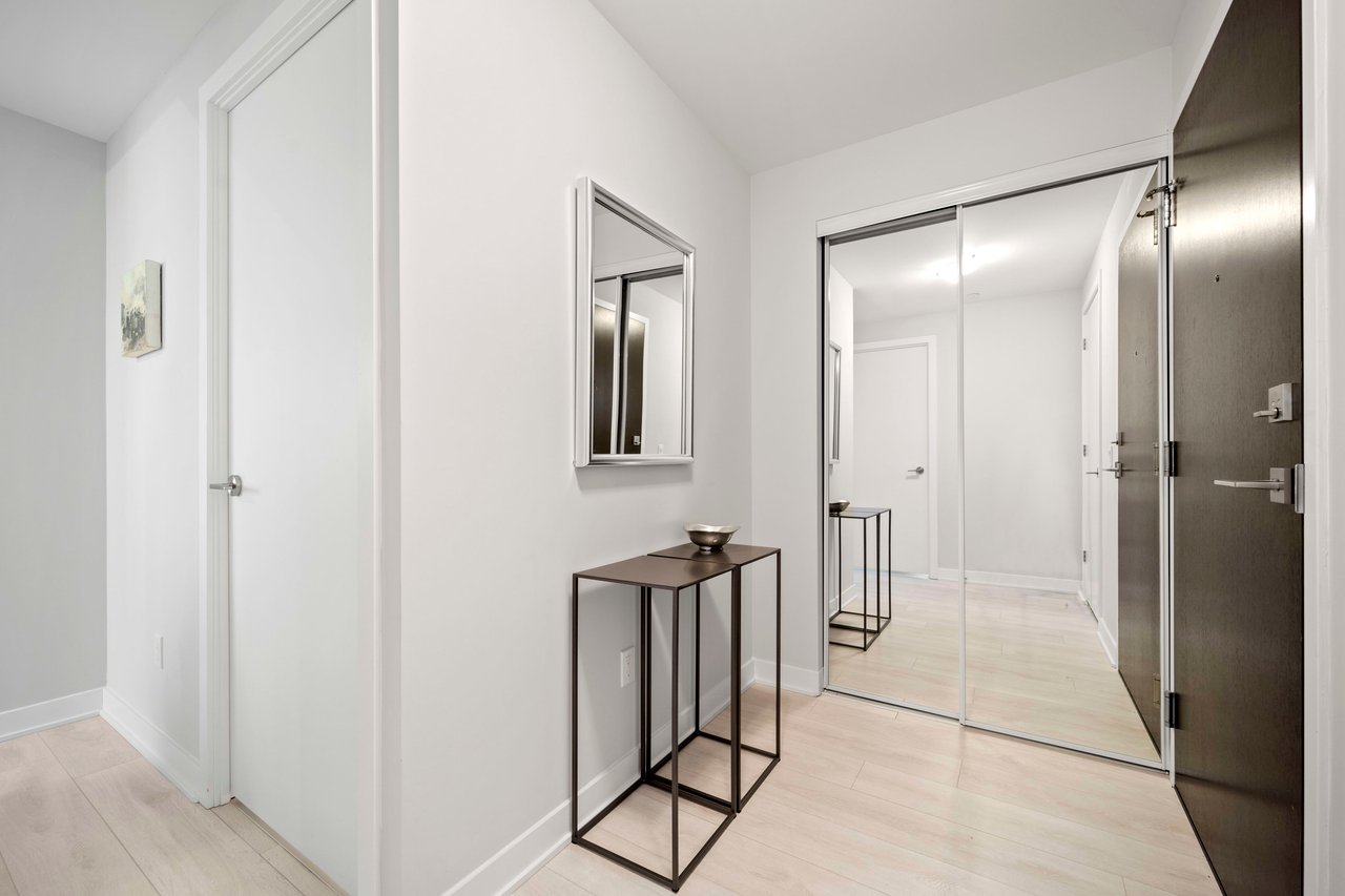 2221 Yonge Street Suite 2909