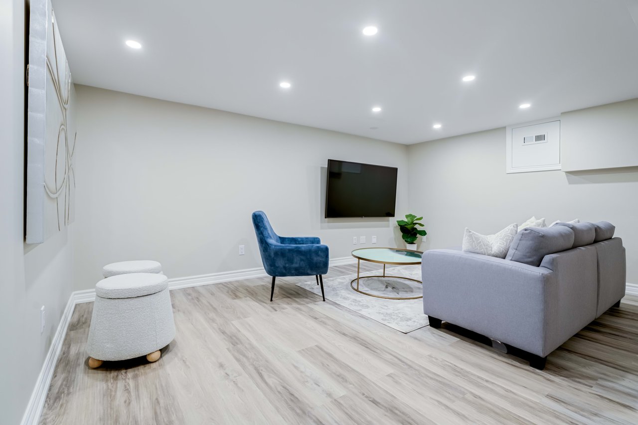 16 Henry Corson Pl
