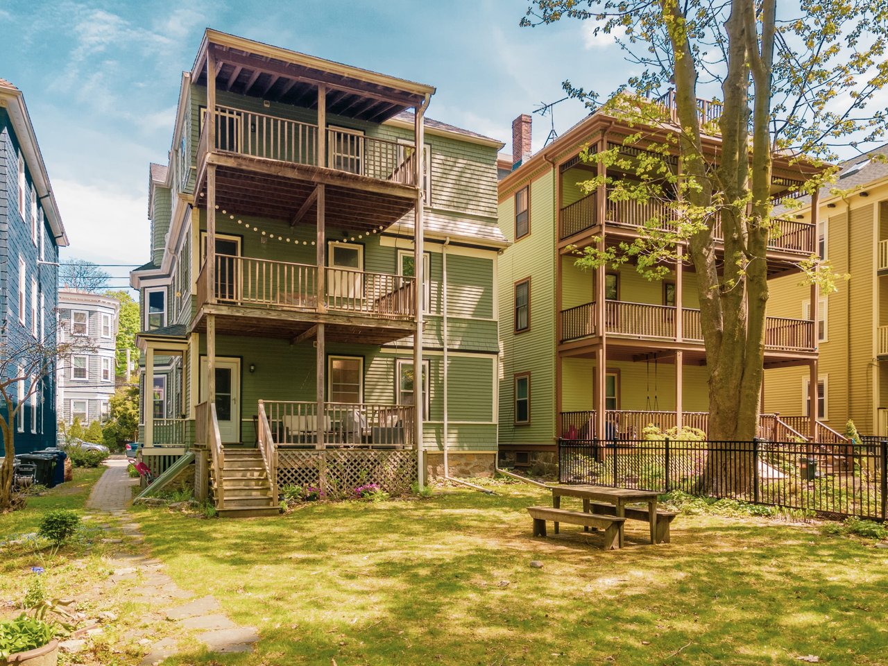 27 Paul Gore St. Unit: 1