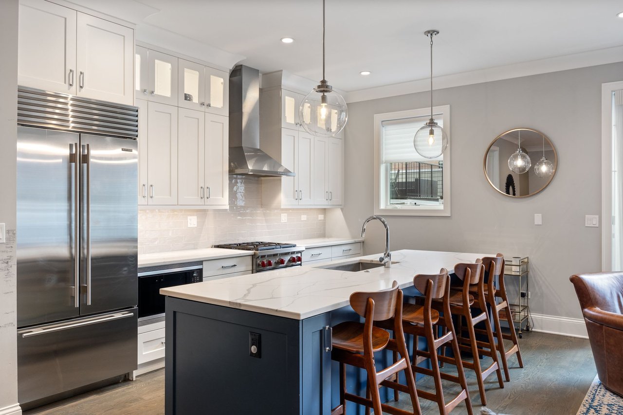 Stunning condo in Lincoln Park