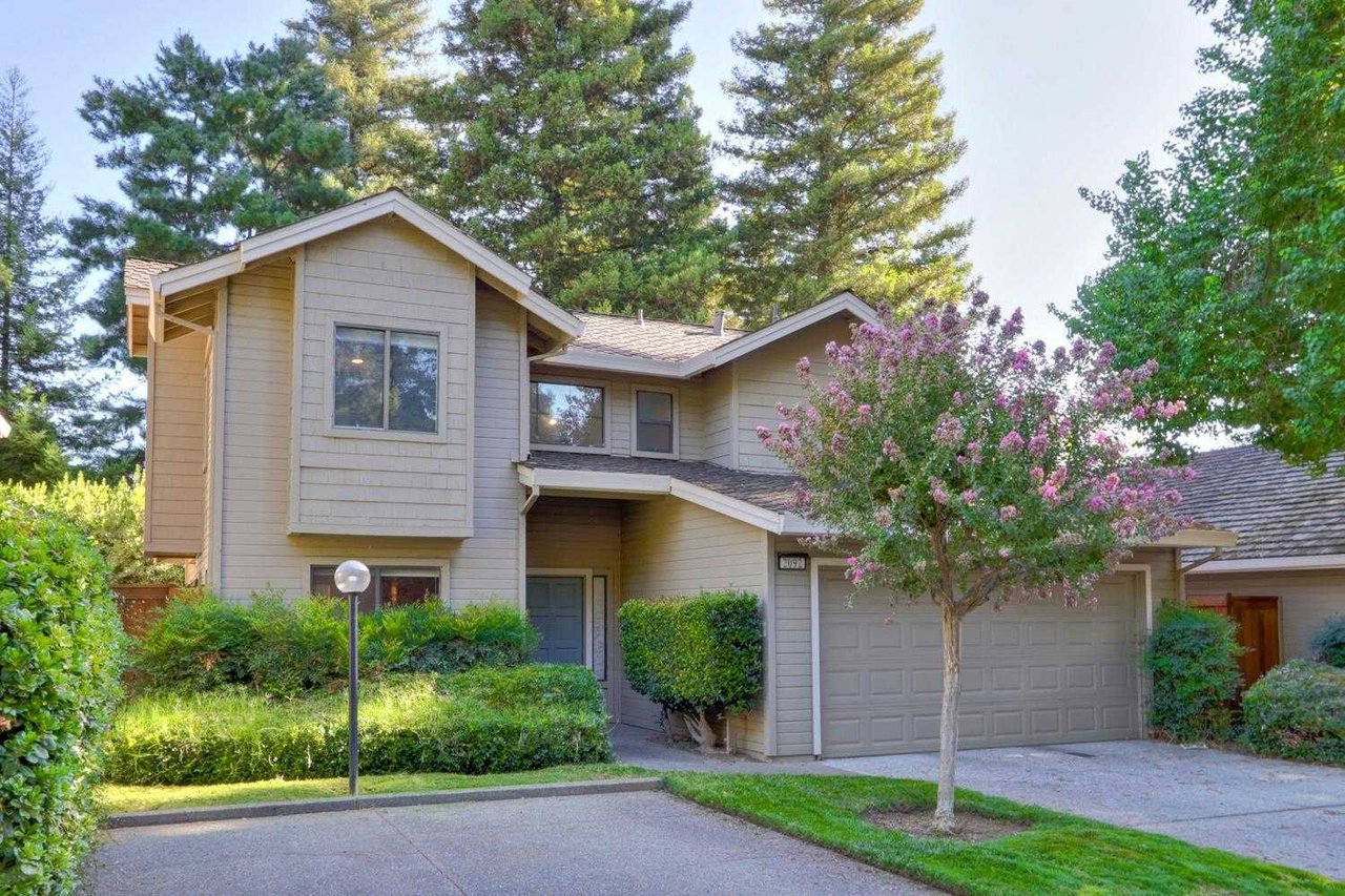 2092 University Park Drive