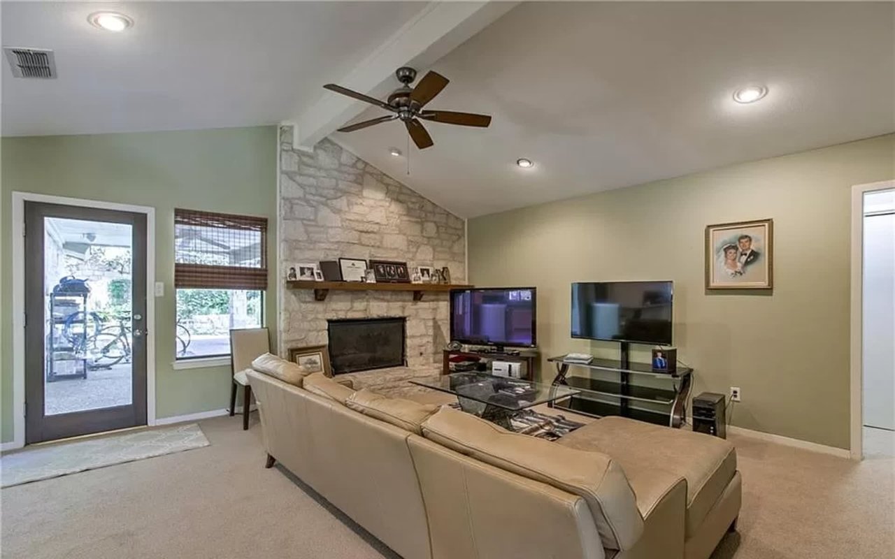 2004 E Cypress Point