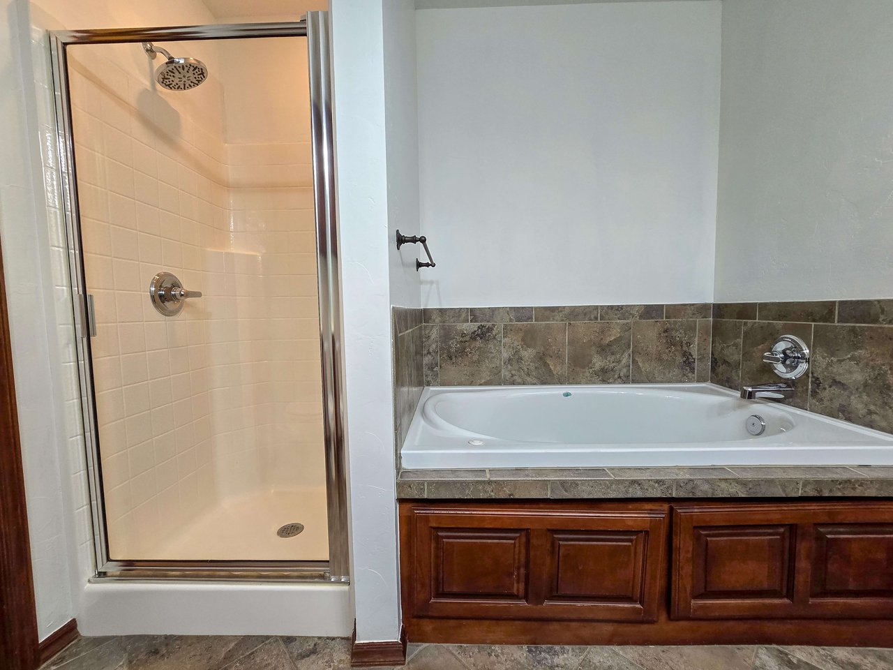 1211 Orchard Dr