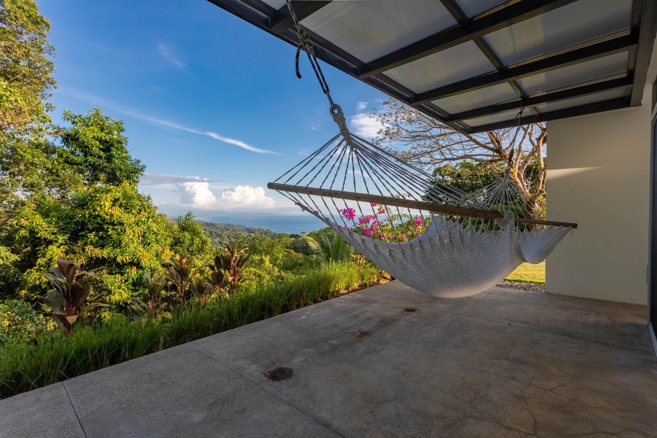 Mariposa , Luxury Modern Home With Guest House