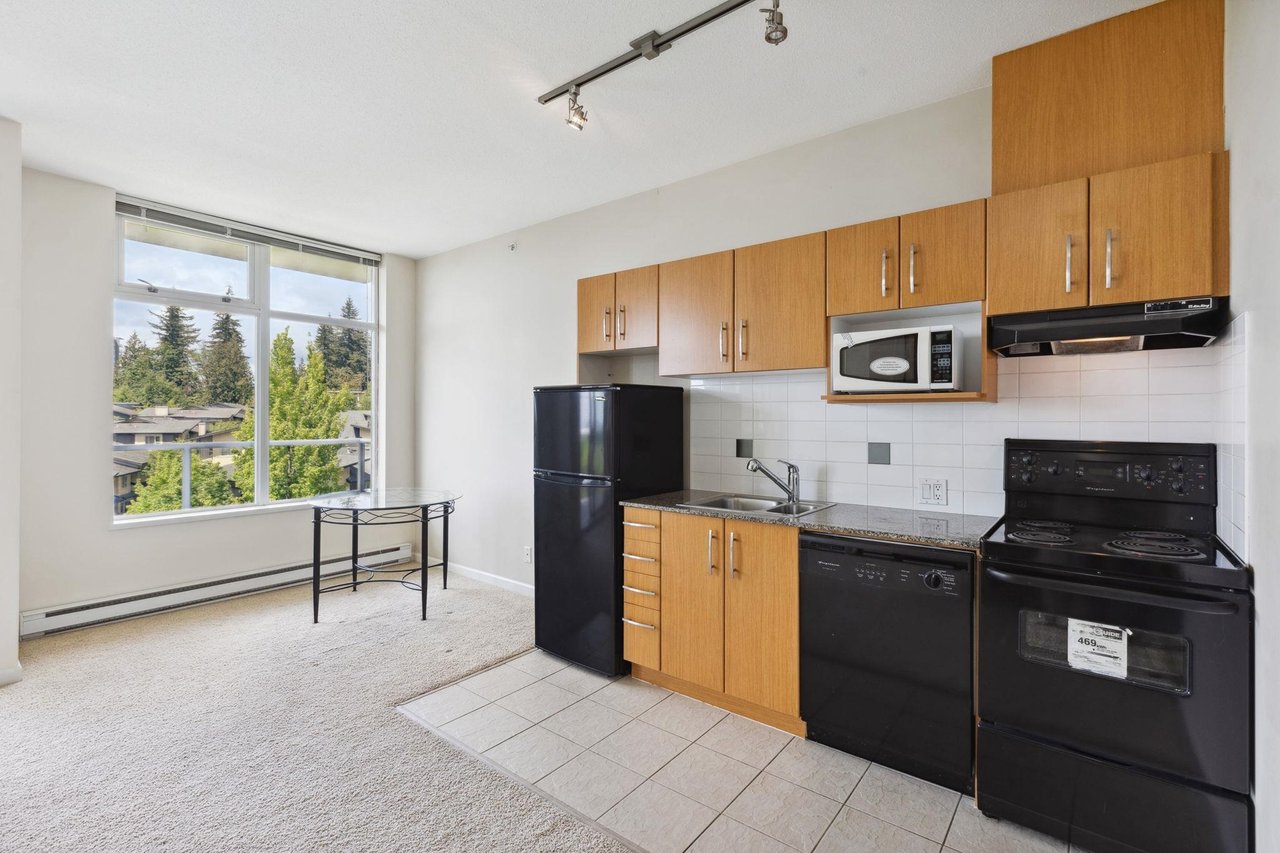 606-9288 University Cres