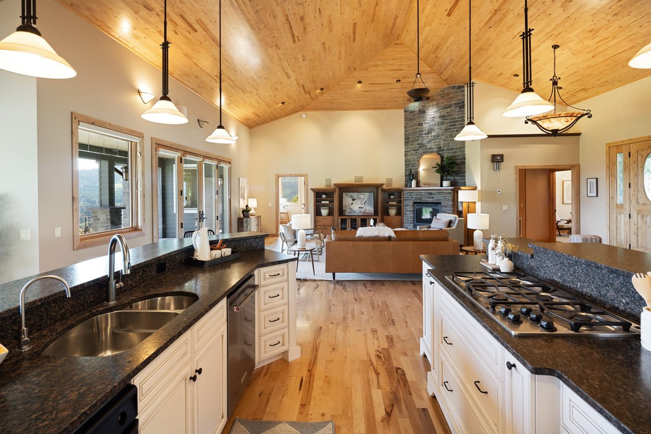 An exceptional property that feels like the top of the world!