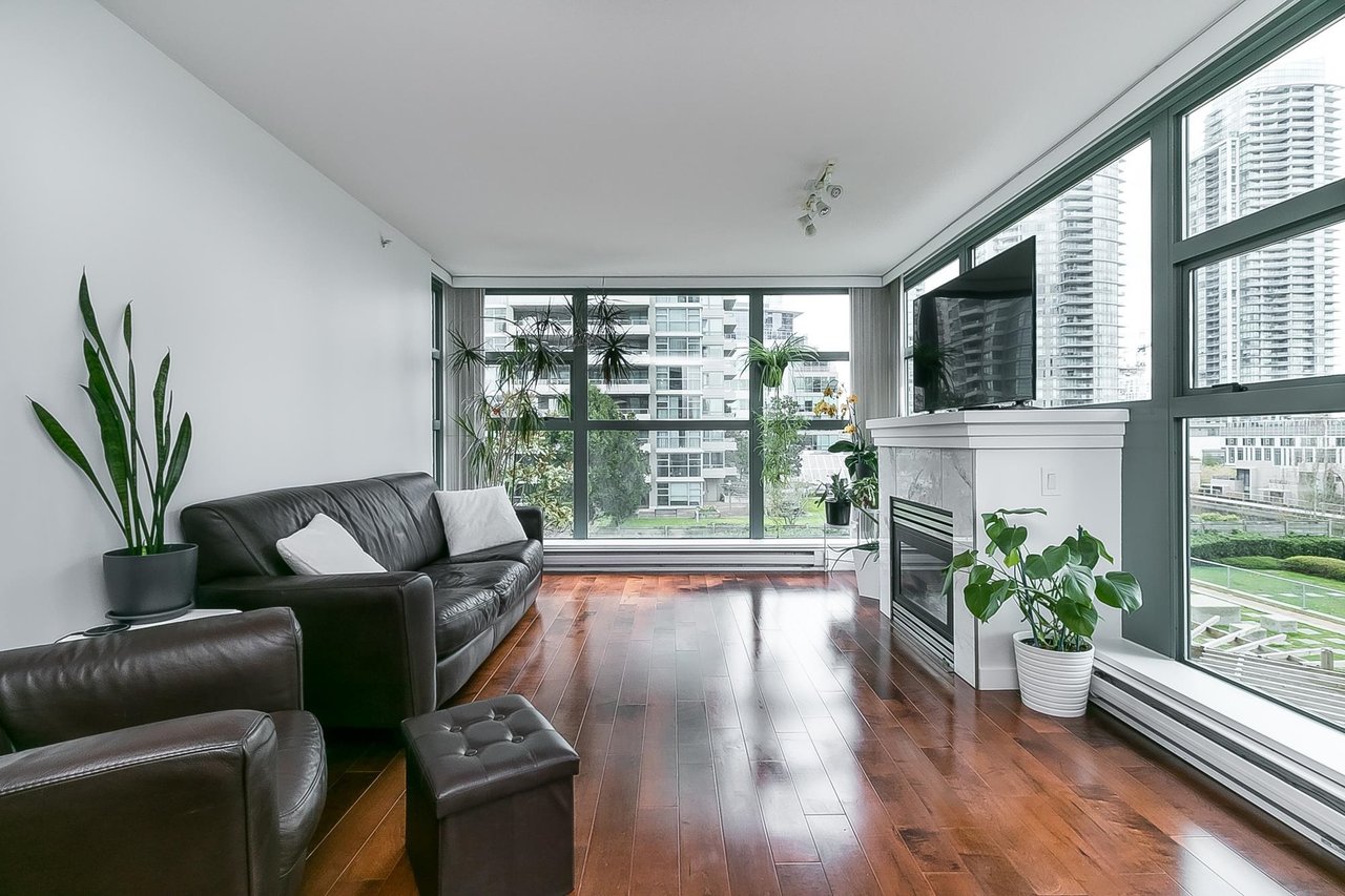 504-4388 Buchanan St
