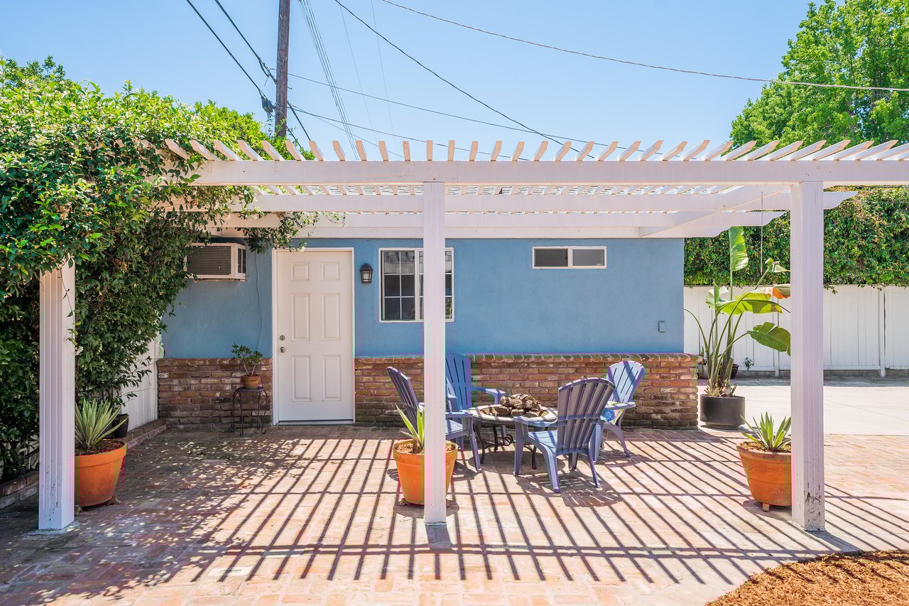 5532 Greenbush Ave.