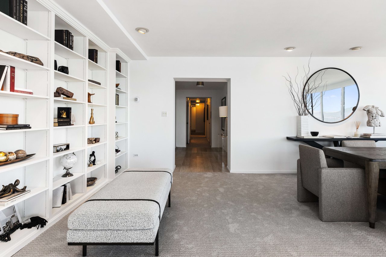 Three Bedroom Apartment With Golden Gate View