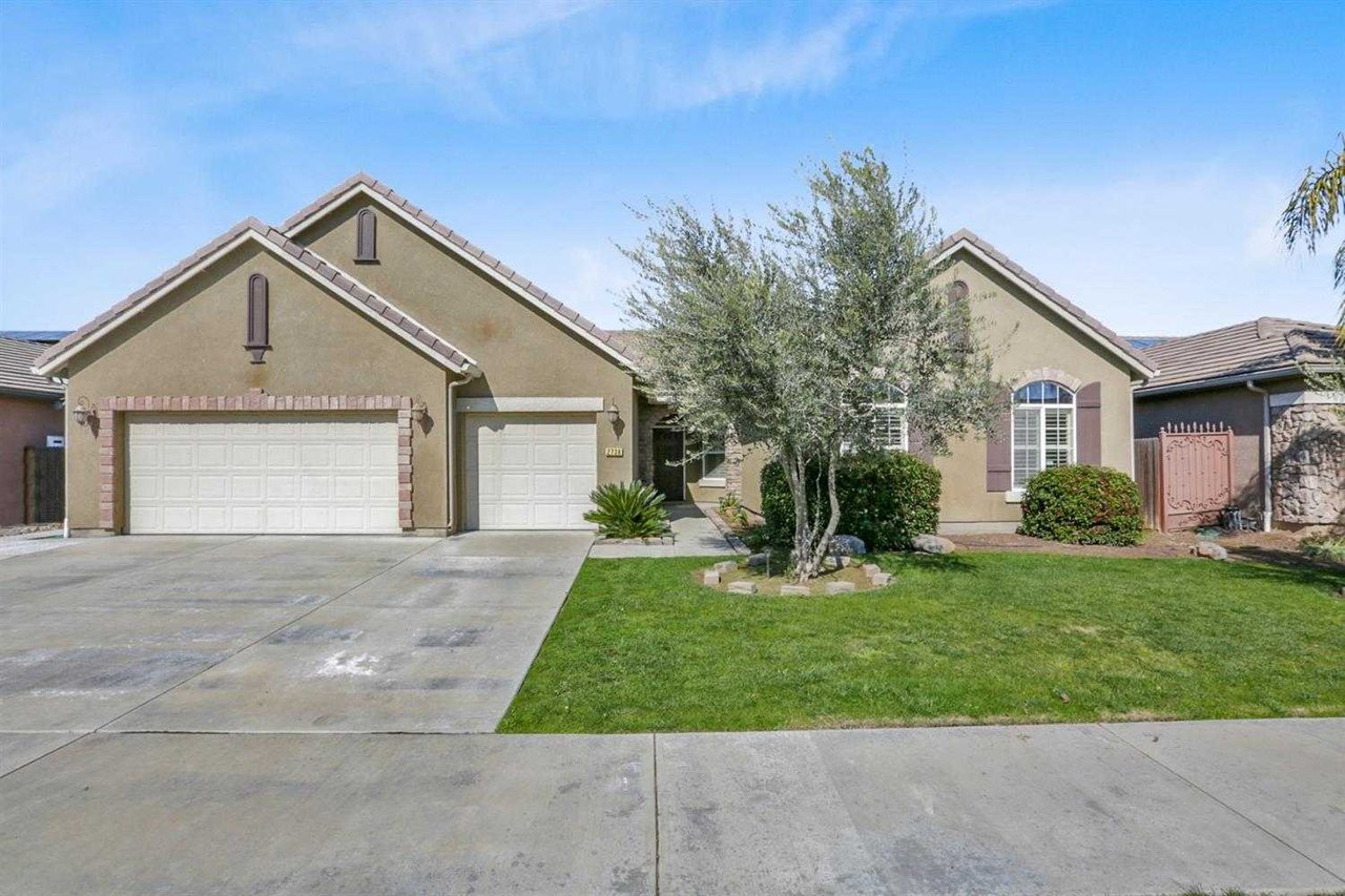 2738 W Tyler Ave