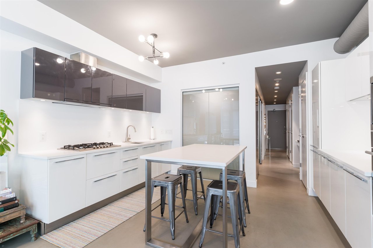 528-108 E 1st Ave