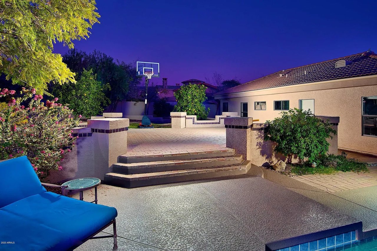 10440 E Larkspur Dr