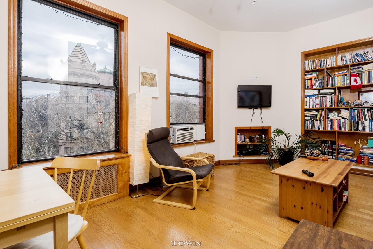 66 W 77th St Unit: 66