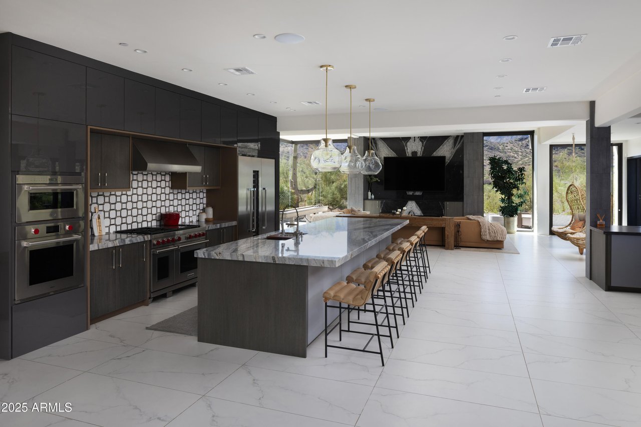 10315 E Calle De Las Brisas
