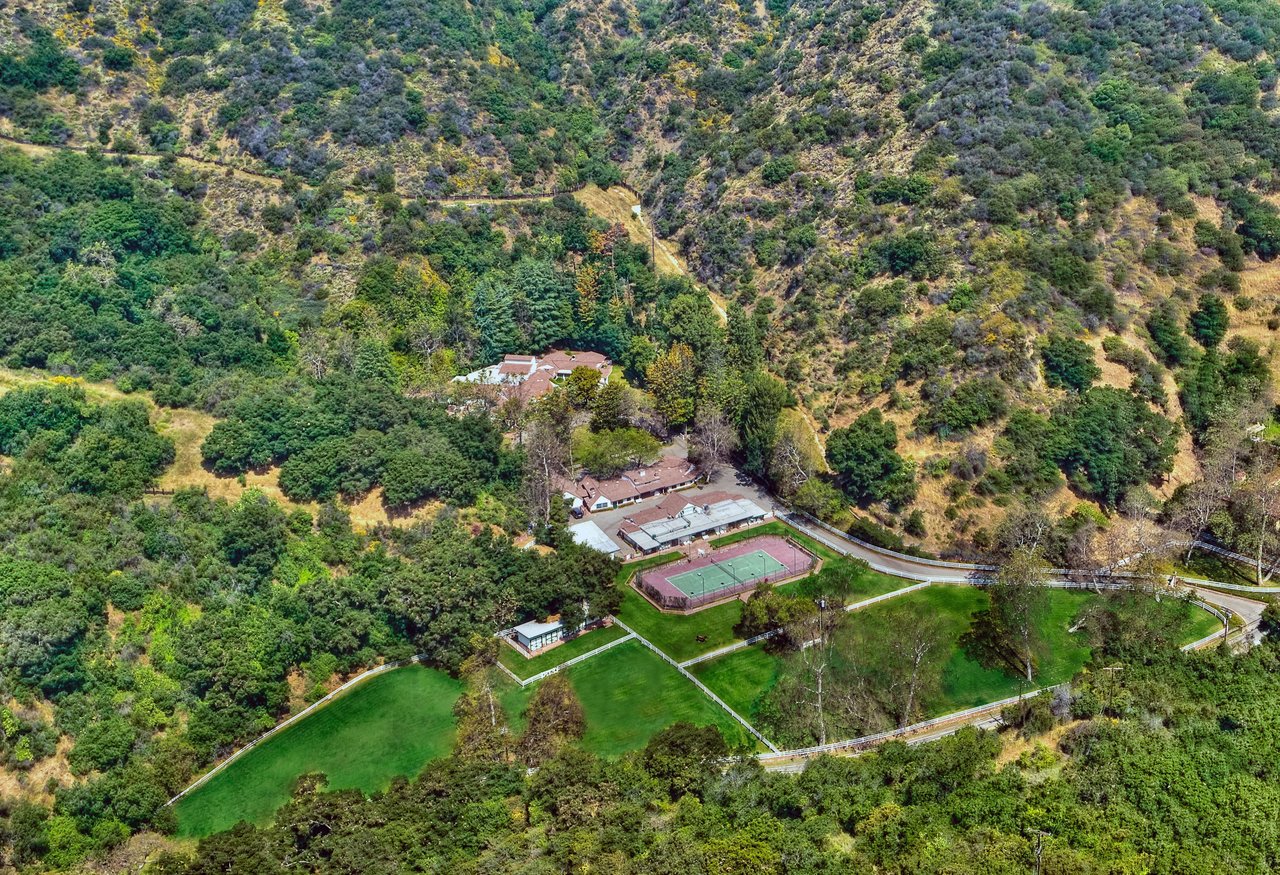 3099 Mandeville Canyon Road