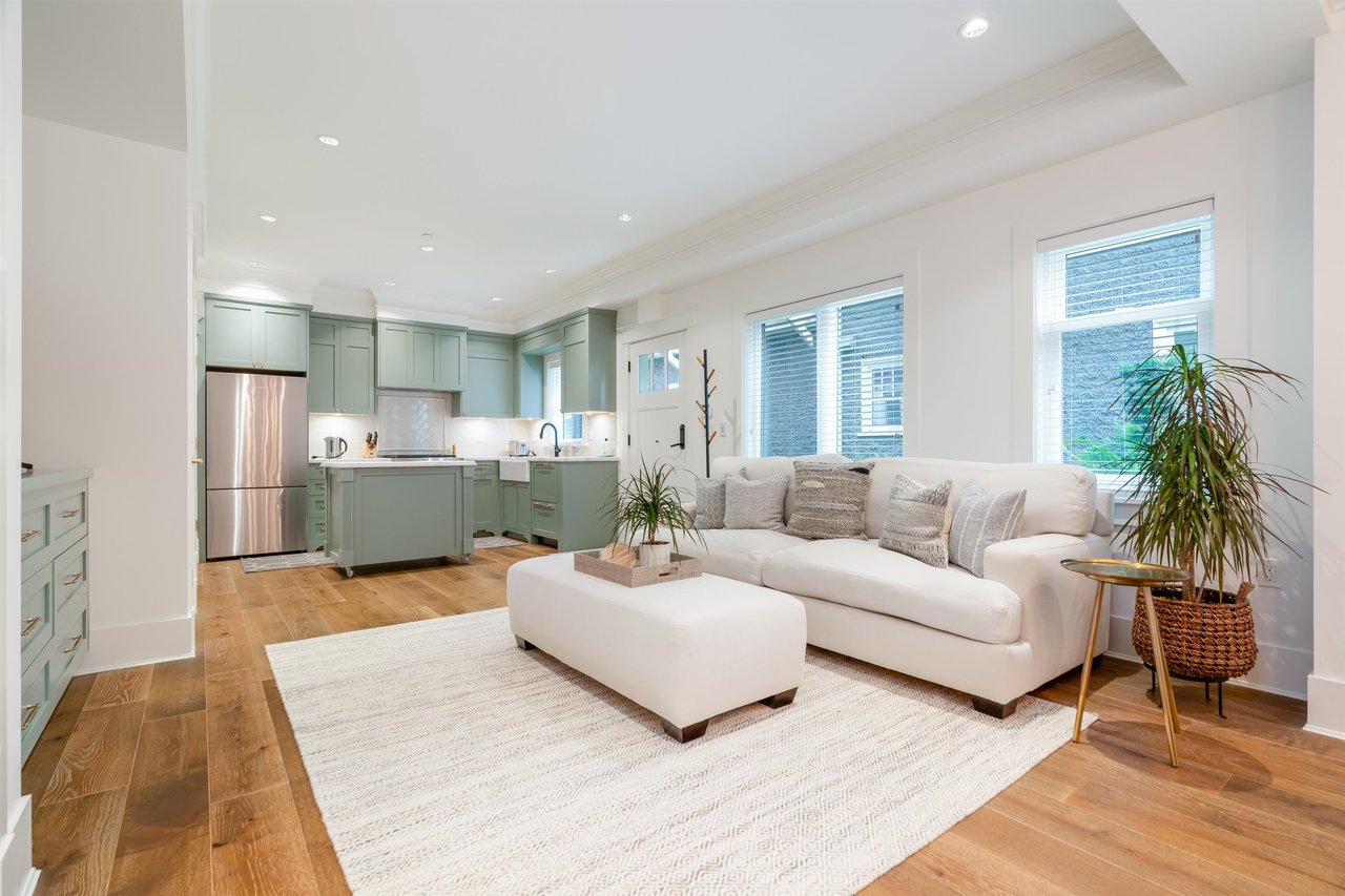 3176 Burrard St